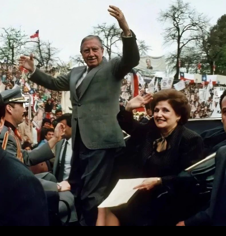 solo_gemma's tweet photo. El Libertador Augusto Pinochet Ugarte 🇨🇱❤️
ETERNAS GRACIAS TATA QUERIDO!! https://t.co/0vqwAjjzxO