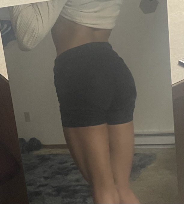 😘#twink #Femboy https://t.co/FMokLOIuJj<a href="/tag/twink"class="tags">#twink</a><a href="/tag/femboy"class="tags">#Femboy</a>