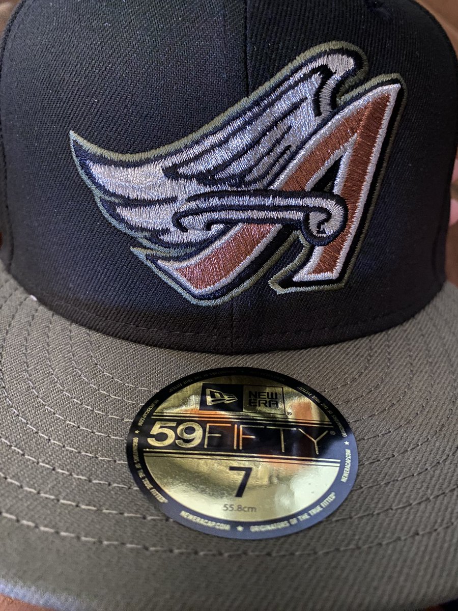NateHussles's tweet photo. New Heat!! Been waiting for this @HatClub 🔥🔥 #HatClub #NewEra #PinkBottom #CookieMartini 🍪 🍸 https://t.co/92vI1qdaKV