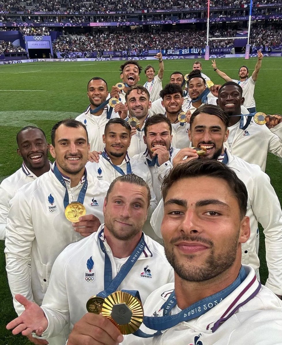 ⭐️ Isa de Monaco ⭐️ tweet media