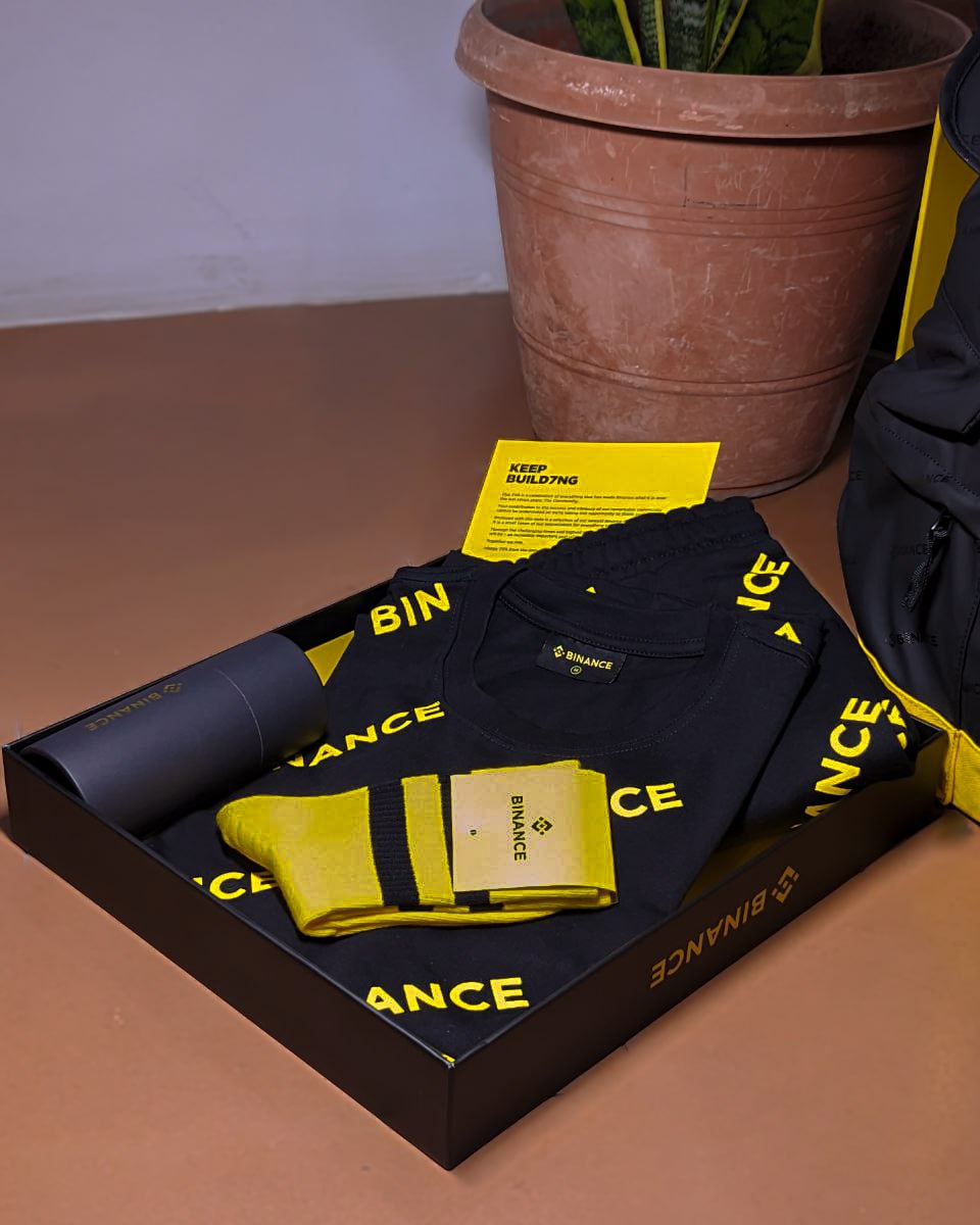 luisambetancour's tweet photo. Recibí este regalito de aniversario 🥹💛 @BinanceLATAM @Binance

Gracias /thanks💛🖤 @BinanceAngels

#KeepBuild7ng https://t.co/yoAtU1OLS5