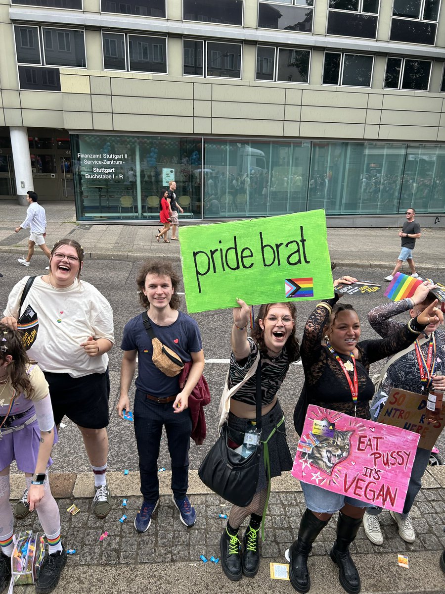 carina kriebernig tweet media