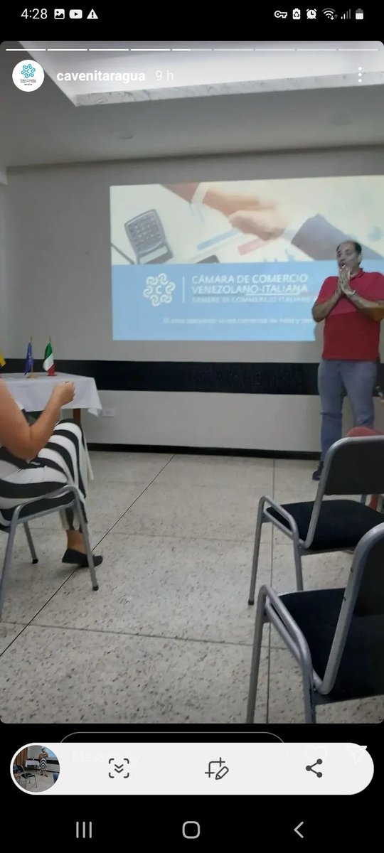 dantealighieria's tweet photo. Promoviendo la lengua y la cultura italiana en Venezuela... @cavenit Aragua en Valencia en la misión de los padres escalabrinianos #italsimpatia @PressScalabrini @la_dante https://t.co/qGK4SwXOby