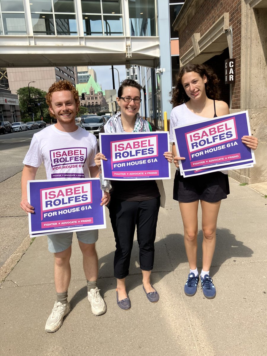 isabel4house's tweet photo. Over 1,000 doors in less than 24 hours? No sweat!
(Okay, maybe some sweat, it’s hot out today)
A big thank you to all our volunteers who have dedicated so much time to this campaign. https://t.co/VNiq3FHKIf