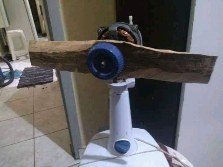 1Sandreen's tweet image. Meu ventilador tá assim e a pessoa me pedindo Pix