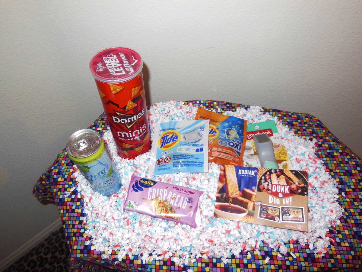 Queenie4ever's tweet photo. July box featuring @Tide #Gifted #goodcook #kodiakcakes #tidepods #fritolayminis #clearlycanadian #wasafoods #socialsampling https://t.co/0OH9wGZ3eY https://t.co/TyzhNpb7JJ https://t.co/oTx1jzM27A https://t.co/GiIODrdW0f https://t.co/7xV8Bx5zGN https://t.co/RKusOHdu6f