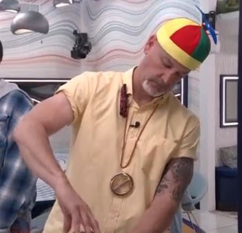 tvtalkswithtom's tweet photo. Kenney: โI hope I donโt win veto.โ
Also Kenney:
#BB26 https://t.co/dvzP19Bjfl