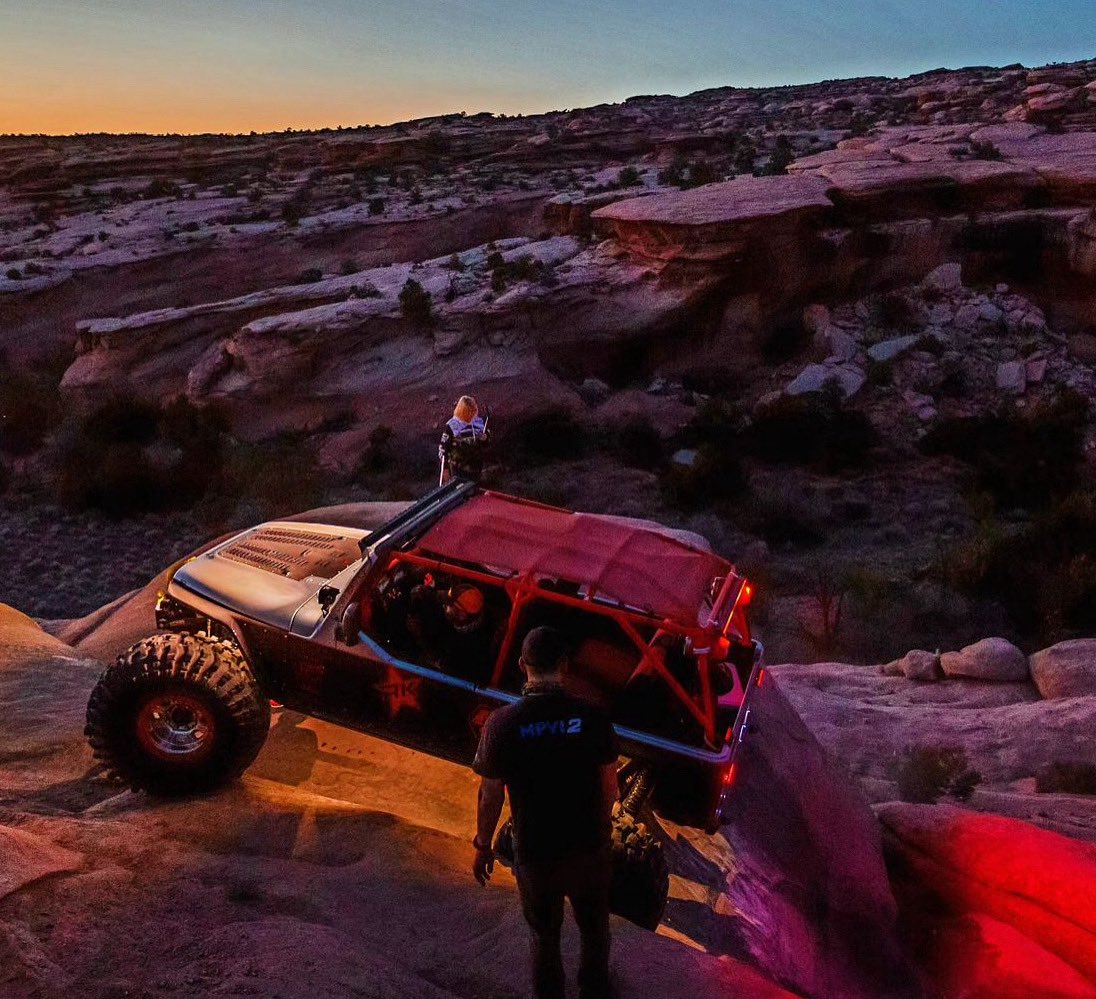 SpiderWebShade's tweet image. Happy Saturday! 🙌 Wow, there is nothing like a Moab sunset! 🌅 Our shadetops add the perfect touch of style and shade to any rig! Order yours today! 😎#spiderwebshade #shadebrigade #moabsunsets