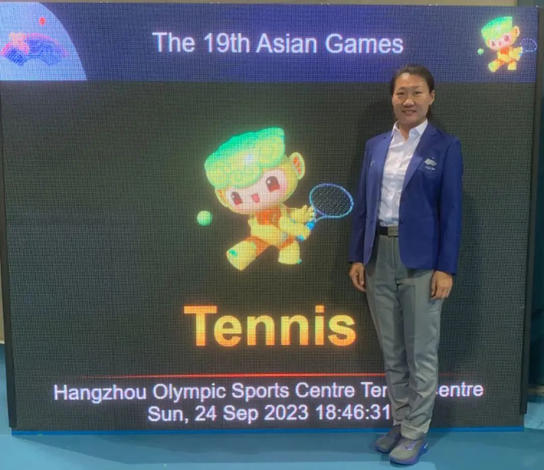 CZhizhuxia's tweet image. Shan Huang, a teacher at #Zunyi Medical University #Zhuhai Campus, will umpire tennis at the #ParisOlympics ! She is an intl-level head tennis umpire with a bronze medal and has also served as ITO at the #Tokyo2020 Olympics. @baiwei86676885 @RecordGBA @VisitZunyi @iloveguizhou