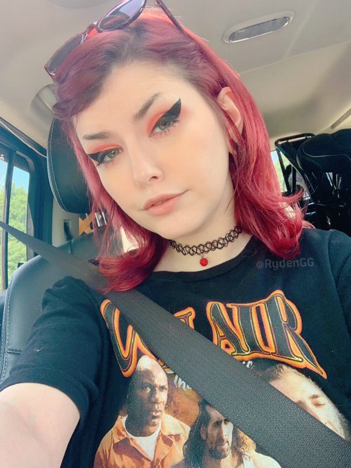 hi hope your weekend is good ❤️🌻✨ https://t.co/T5CAAxrL4v