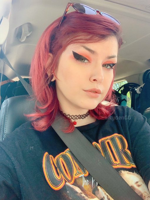 hi hope your weekend is good ❤️🌻✨ https://t.co/T5CAAxrL4v