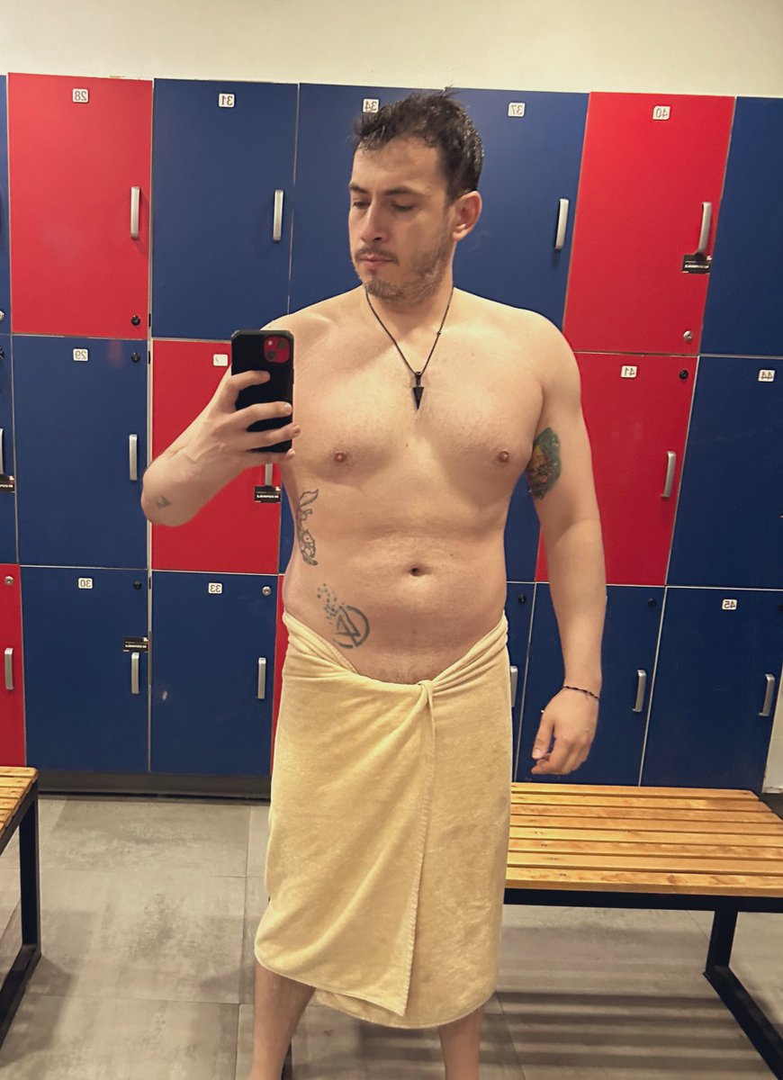 Se entrenó

#Gym #Gayboy #Fitness