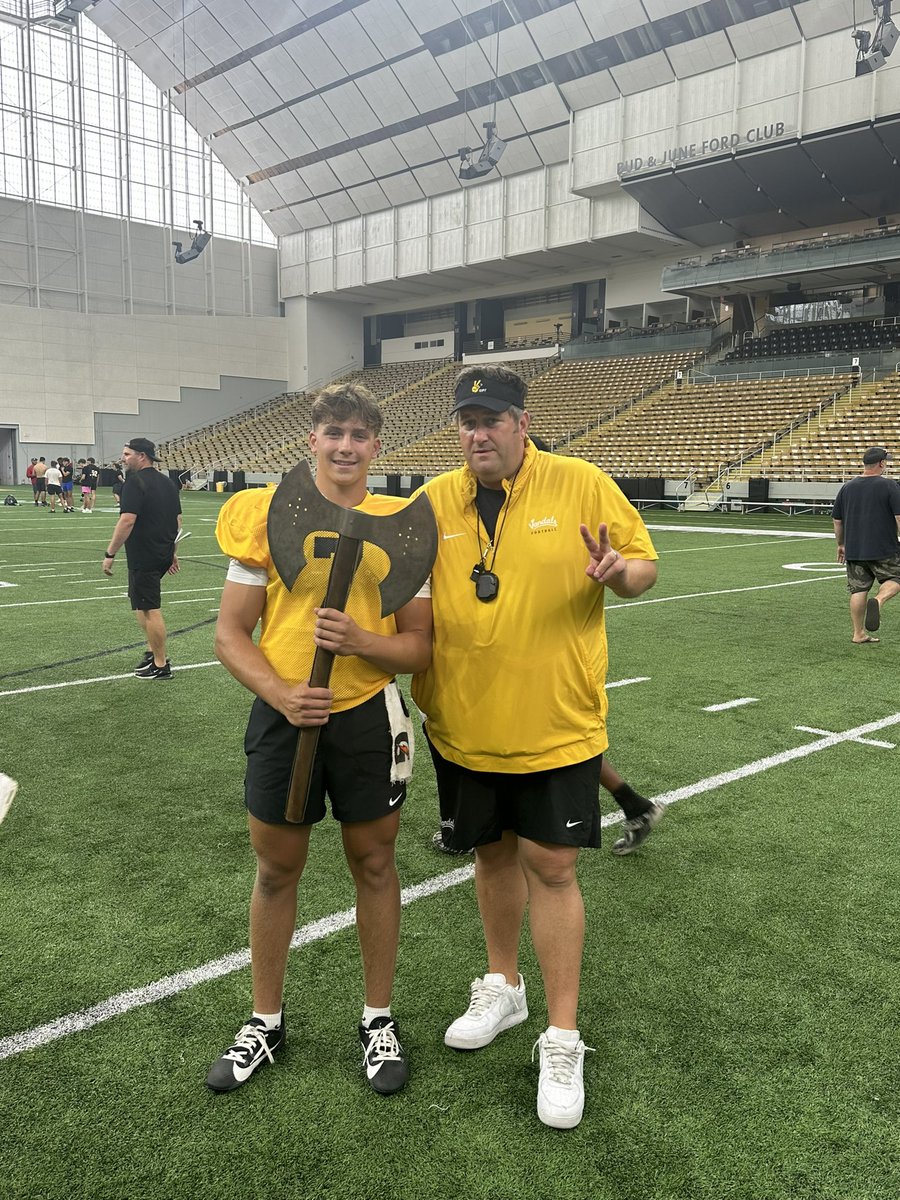 I had a great time at the Idaho Vandals camp and was blessed to receive QB MVP! 
<a href="/RAREAcademyID/">RARE Academy</a>  <a href="/BrandonHuffman/">Brandon Huffman</a> <a href="/Coach_Eck/">Jason Eck</a> <a href="/CoachBobbyJay/">Bobby Jay</a> <a href="/LukeSchleusner/">Luke Schleusner</a> <a href="/VandalFootball/">Idaho Football</a>