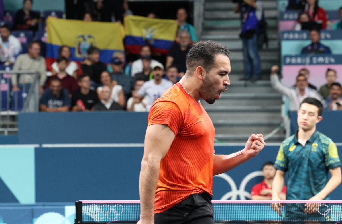 ECUADORolimpico's tweet photo. La remontada de Tito!!! 🏓

El ecuatoriano Alberto Miño rescata un partido casi perdido y alarga el encuentro al séptimo y definitivo set igualando 3-3 (11-9/11-9/11-9/9-11/7-11/4-11) ante Finn Luu 🇦🇺 por la ronda de 64 de individuales masculino en París 2024

Vamos Ecuador🇪🇨
@FetmEcuador1721