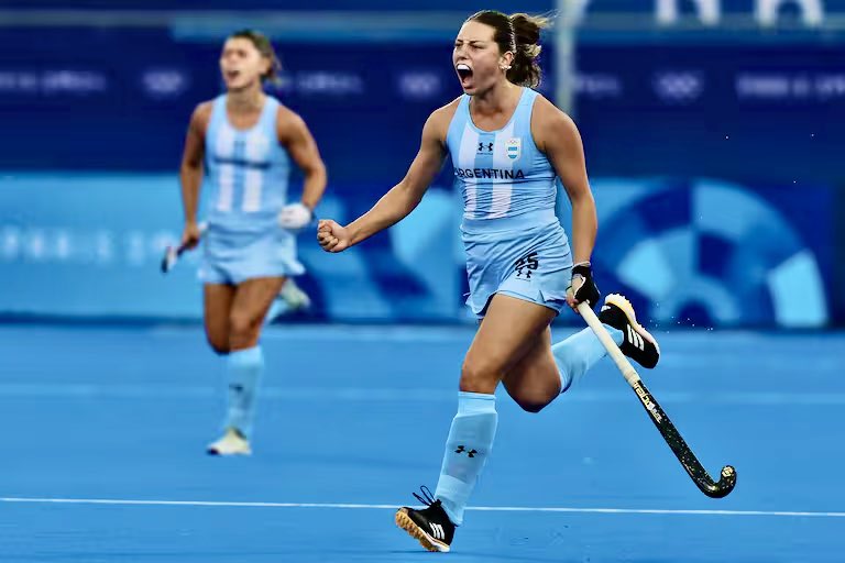 Excelente debut olímpico de Las Leonas en París, que vencieron a Estados Unidos por 4-1 . Qué sigan los éxitos 💪💪💪

#LasLeonas 🇦🇷
#Paris2024