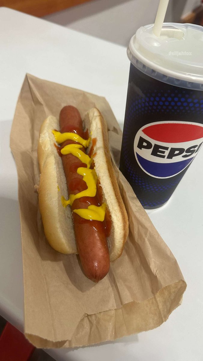 Day 19 of eating a $Cost hotdog until the price reaches $1.50+ 

Current price: $0.01121

Tomorrow I want to see <a href="/nolanguth15/">Nolan</a> getting a glizzy 🌭

The hotdogs are in control

The <a href="/costcodogsol/">Costco Hot Dog</a> community will carry the torch

BUN STAYS ON 

$cost is #bitcoin