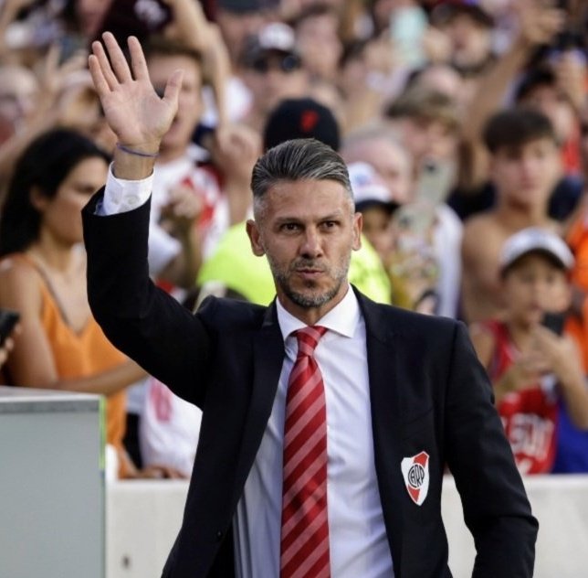 Los insultos están de más mañana.

Agradecimiento por los 3 títulos