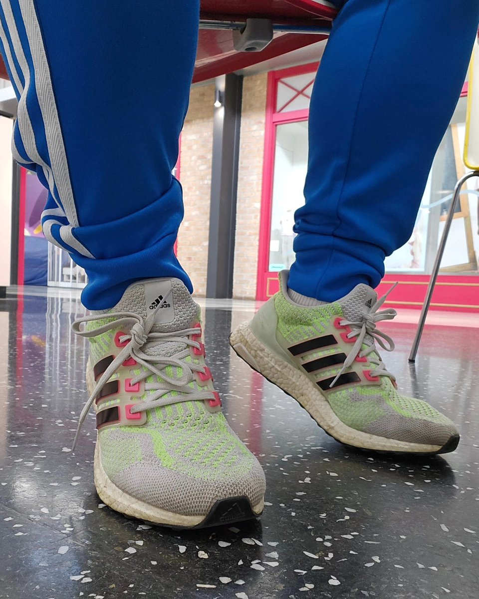 Berns_B_Bee's tweet photo. Matches the trackies
#morningcoffee☕️
#woyft
#kotd👟
#kicks
#sneakers
#trainers
#YESadidas
#3stripesstyle https://t.co/uF34b3ts23