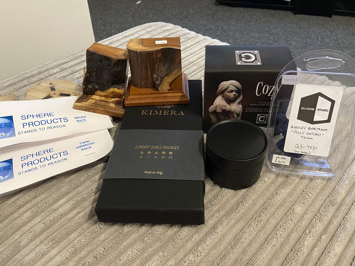 StryfeMinis's tweet photo. Wouldn’t be a trip to an event without a haul would it? #WarhammerCommunity #fenmodelshow
I’ll post some pics of the models tomorrow! https://t.co/fdxH3UPvTY