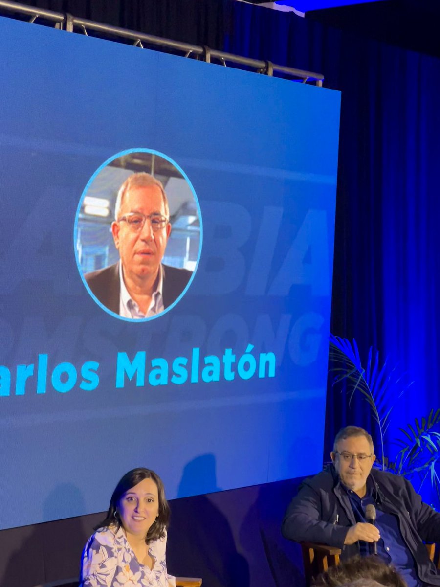 Charla debate en Armstrong