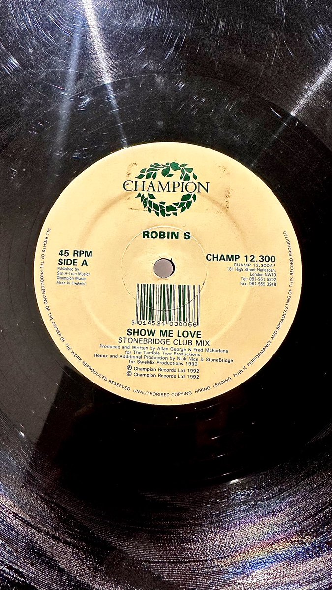 Each week on Belters, I play a huge classic dance anthem from the original 12” vinyl. 

This is tonight’s Vinyl Belter! 

If you pop your radio on quickly, you might catch it being played! 

If not, listen again here:

planetradio.co.uk/hits-radio/sho…