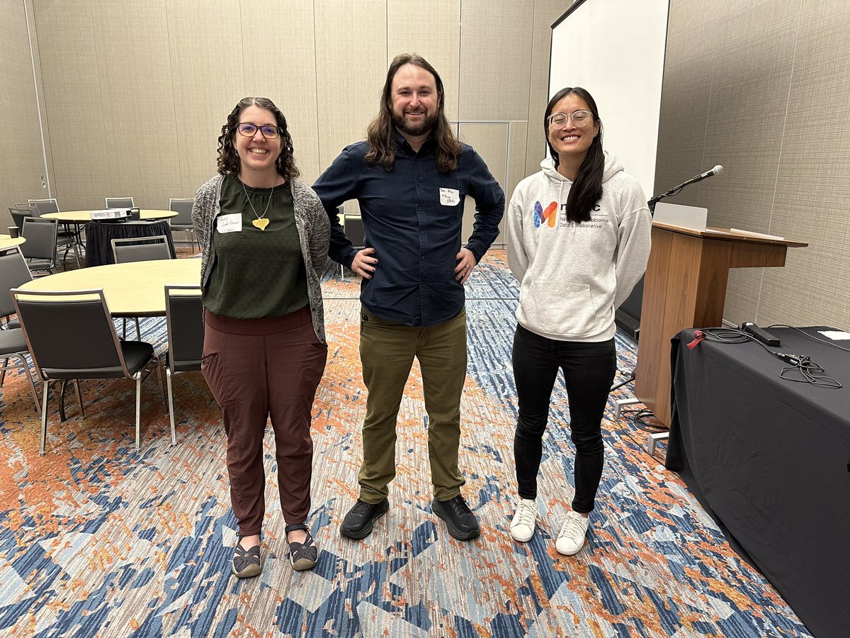 #PlantHealth2024 day 0 started in the best possible way with our Phyllosphere Microbiology Committee-sponsored microbiome workshop taught by Leah Johnson (NMDC), Ben Allen (KBase) and Tiffany Lowe-Power (@TLowePower).
Thanks to all the attendants and speakers for participating!