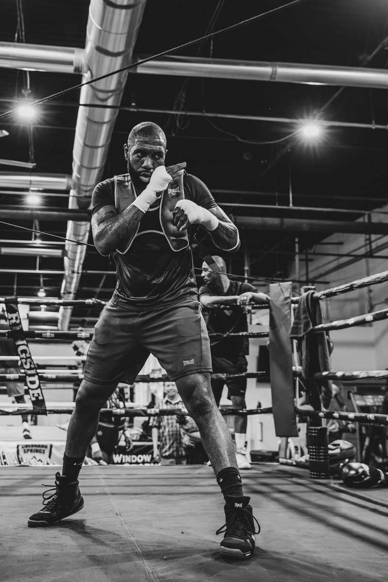 AnglesAspects's tweet photo. Almost time! 19-0 NABA Super Middleweight Champion Steven “So Cold” Nelson vs 20-0 Marcos Rodriguez on the #crawfordmadrimov prelims. Aug 3. Los Angeles. BMO Stadium. #SoCold #TeamSoCold #TeamNelson #LosAngeles #BMOStadium #RiyadhSeason @SoColdNelson https://t.co/ZoY0hQnby5