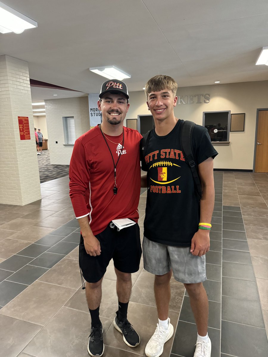 Bryce Aldridge (@bryce11aldridge) on Twitter photo After a great <a href="/GorillasFB/">Pitt State Football</a> prospect camp & conversation with <a href="/CoachCJohnson43/">Chase Johnson</a>, I am honored and blessed to have an offer to continue playing football at Pittsburg State University!
#KOJ #GRIT
<a href="/PHSPantherFB/">Park Hill South FB</a> <a href="/Coachponcy58/">Justin Poncy</a> <a href="/DGray06Jr/">Derek Gray Jr</a> <a href="/jacob_sledd/">Jacob Sledd</a> <a href="/TheChrisRubio/">Rubio Long Snapping®</a> <a href="/LiamAldridge63/">Liam Aldridge</a> After a great <a href="/GorillasFB/">Pitt State Football</a> prospect camp & conversation with <a href="/CoachCJohnson43/">Chase Johnson</a>, I am honored and blessed to have an offer to continue playing football at Pittsburg State University!
#KOJ #GRIT
<a href="/PHSPantherFB/">Park Hill South FB</a> <a href="/Coachponcy58/">Justin Poncy</a> <a href="/DGray06Jr/">Derek Gray Jr</a> <a href="/jacob_sledd/">Jacob Sledd</a> <a href="/TheChrisRubio/">Rubio Long Snapping®</a> <a href="/LiamAldridge63/">Liam Aldridge</a>