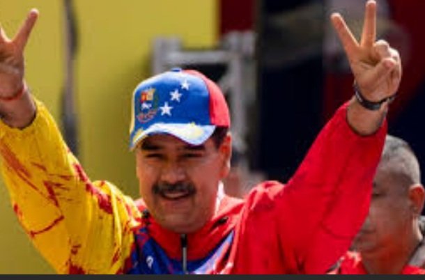 Infocentro45953's tweet photo. Vamos a participar ejerciendo nuestro voto en democracia por un socialismo puro, apoyemos con alegría a Nicolas Maduro.
#AmiGalloVoy 
@NicolsMaduro 
@Gabrielasjr 
@LaRosaInfoVE 
@InfocentroOce 
@BrigadasCHCH https://t.co/TF3COSViGd