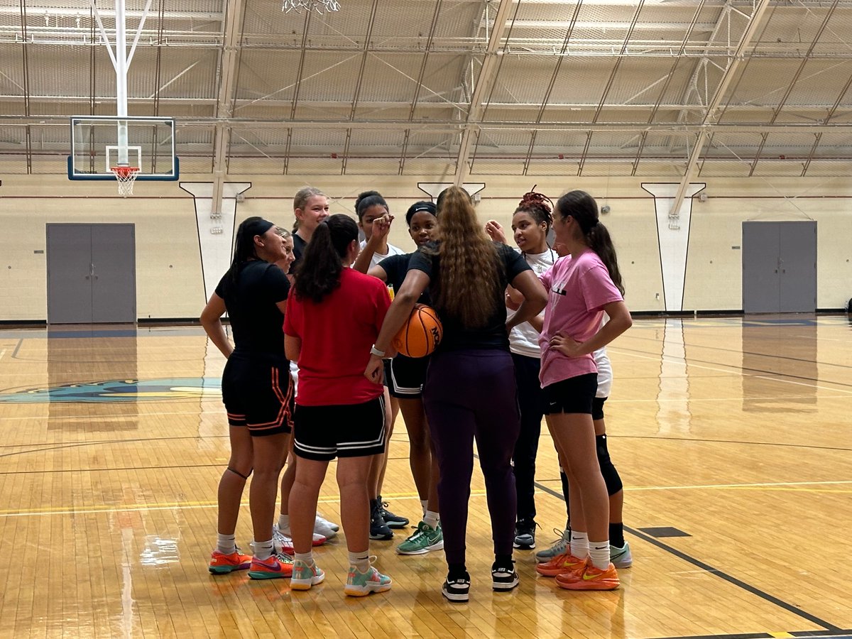 Jada "JRD" Diggs (@jrdjada) on Twitter photo AAU season is over but the work is not done. Back at the grind. Let's go Team While at the Junior Day National Showcase - let's represent DMV!🏀💪🏾🏀
<a href="/PVThunder_/">PV Thunder Basketball</a>
<a href="/CoachKrystal20/">Coach Krystal</a>
<a href="/Walt_Hamilton/">Coach Ham</a> AAU season is over but the work is not done. Back at the grind. Let's go Team While at the Junior Day National Showcase - let's represent DMV!🏀💪🏾🏀
<a href="/PVThunder_/">PV Thunder Basketball</a>
<a href="/CoachKrystal20/">Coach Krystal</a>
<a href="/Walt_Hamilton/">Coach Ham</a>
