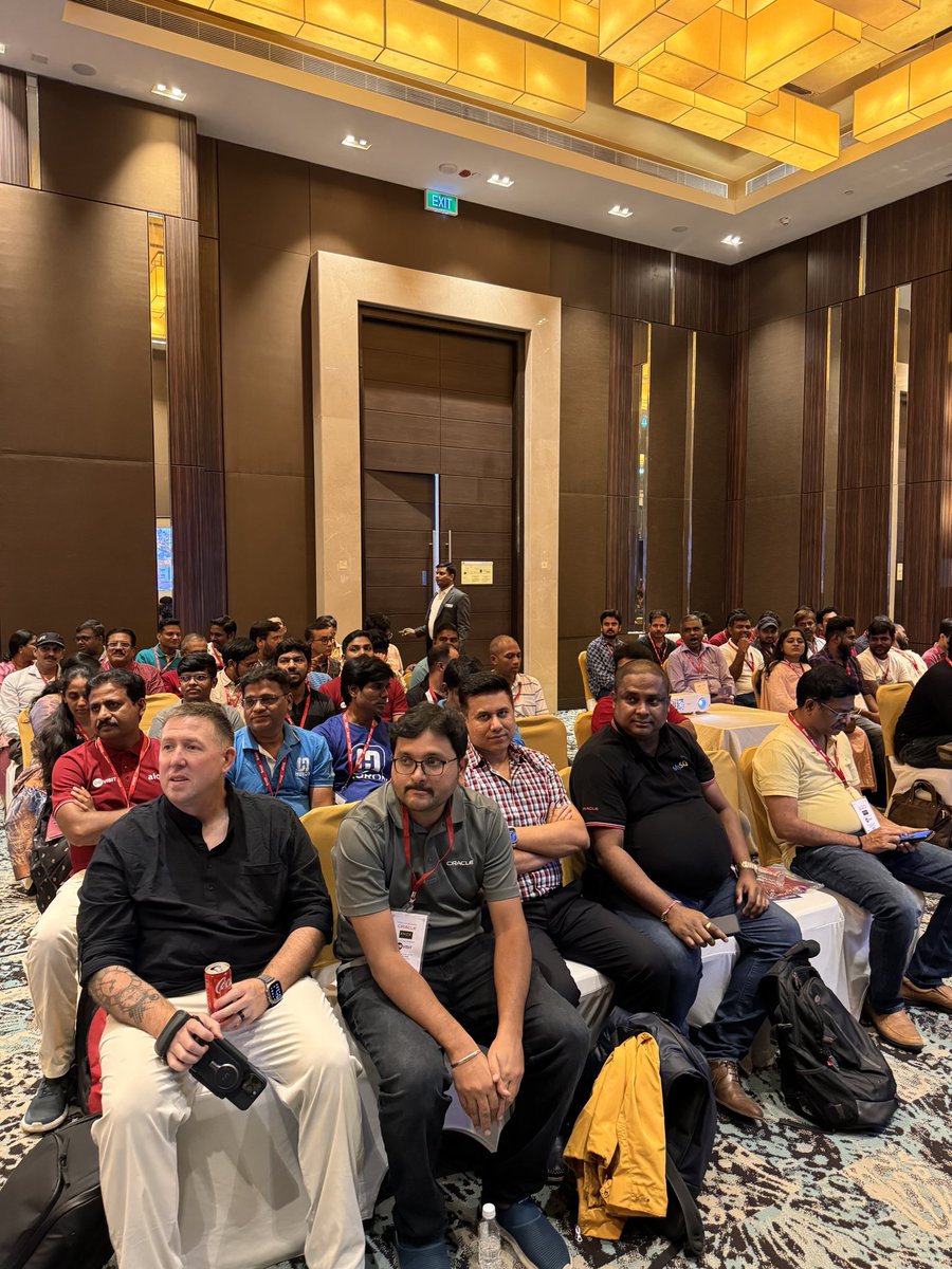 sandeshr's tweet image. Good morning Chennai - full house #OCYatra24 @oracleace @AIOUG @aioug_chennai #Chennai
