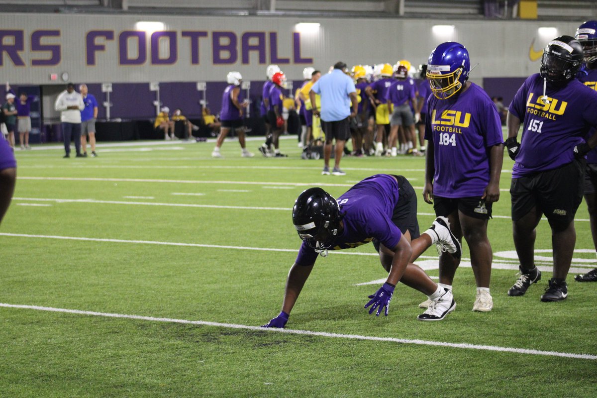 deion_jones2028's tweet image. LSU CAMP🐯💜💛
#LSUBOUND