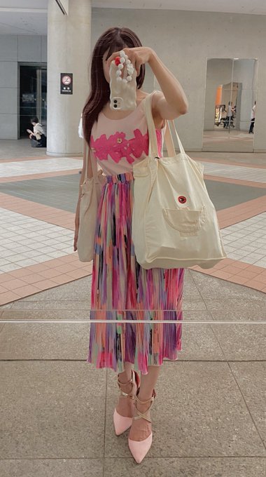 今日はオキニ👁️トートでした☺️本にグッズ交換に差し入れご挨拶に任務完遂した‼️🫡エネルギーチャージ帰還‼️原稿‼️ https://t.co/N3jpVWVWQq