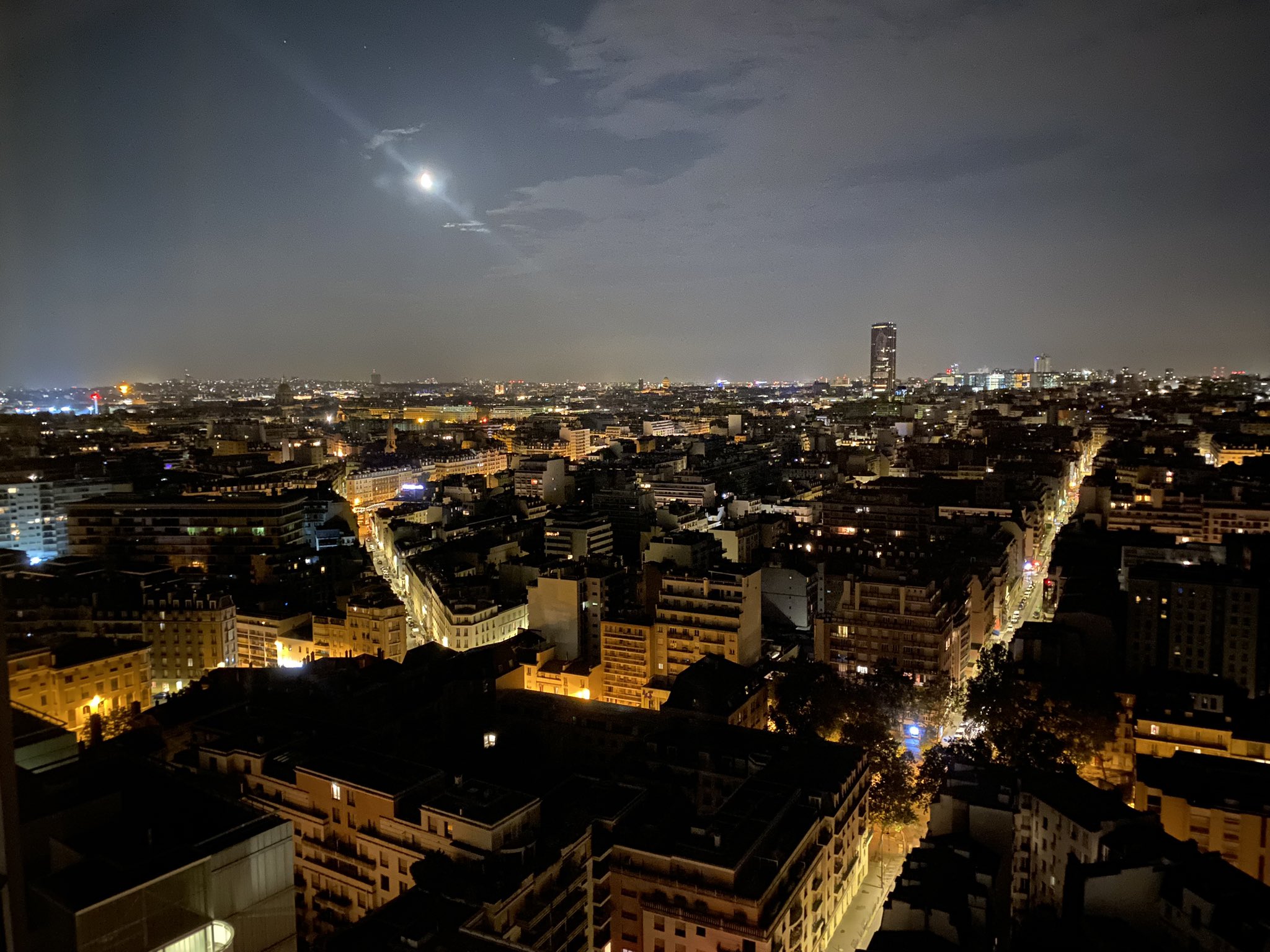 Jay Busbee on X: &ldquo;There is no power outage happening in Paris 