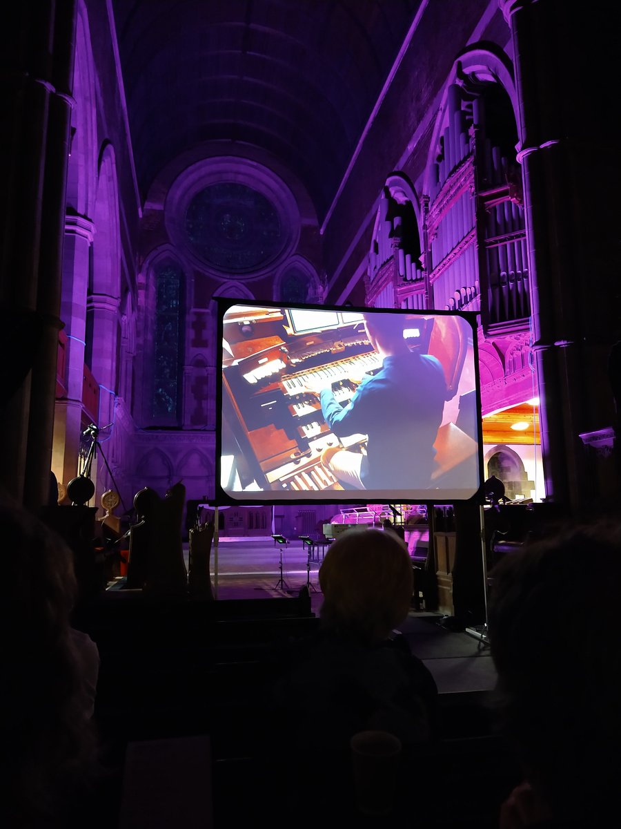 An amazing organ recital by Andrew Forbes tonight. Another concert in The Glasgow Barons: Early Music Festival. The lighting in Govan old parish church is so atmospheric. @glasgowbarons
