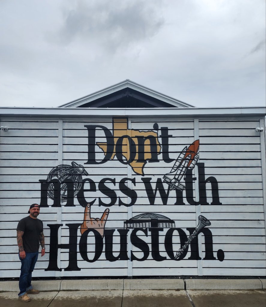 Art by <a href="/donkeeboy/">DONKEEBOY</a> 

BBQ by <a href="/jbarmbbq/">J-Bar-M Smokehouse & BBQ</a> 

Slobby shoes by <a href="/HeyDudeShoes/">HEYDUDE</a>