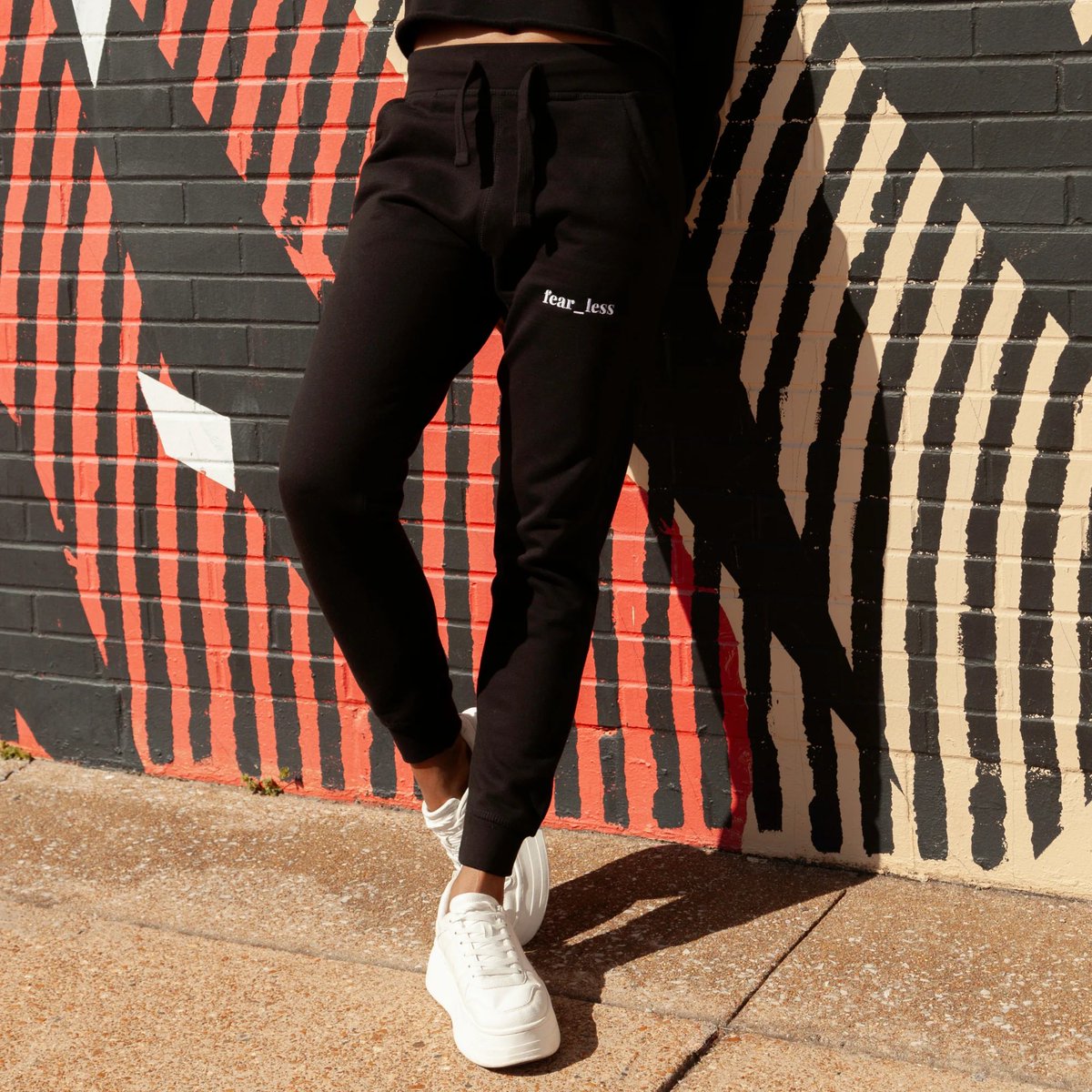 unitybyjabril's tweet photo. Well-made and lined with fleece, these super comfy sweatpants will be your first choice for a casual everyday outfit—all you need to add is a graphic tee and sneakers to finish off the look.
#fear_less #sweatpants #activewear #shopping #shoppingonline https://t.co/lN5QGbdepg