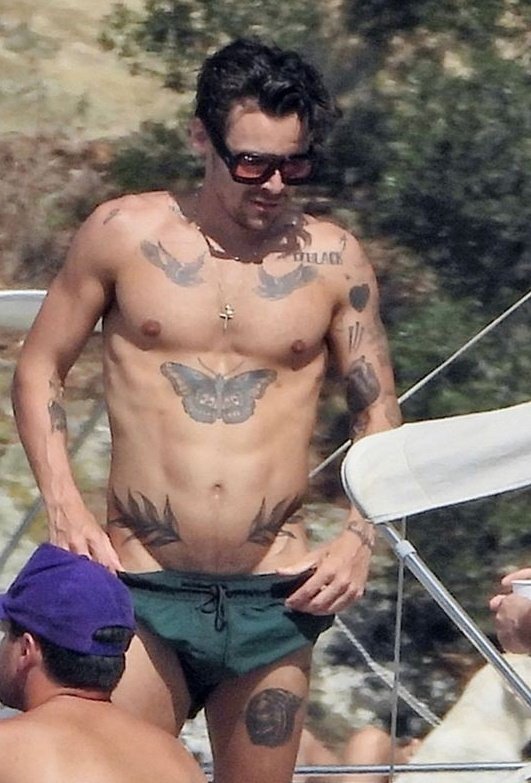 happy one year to this photo🫦