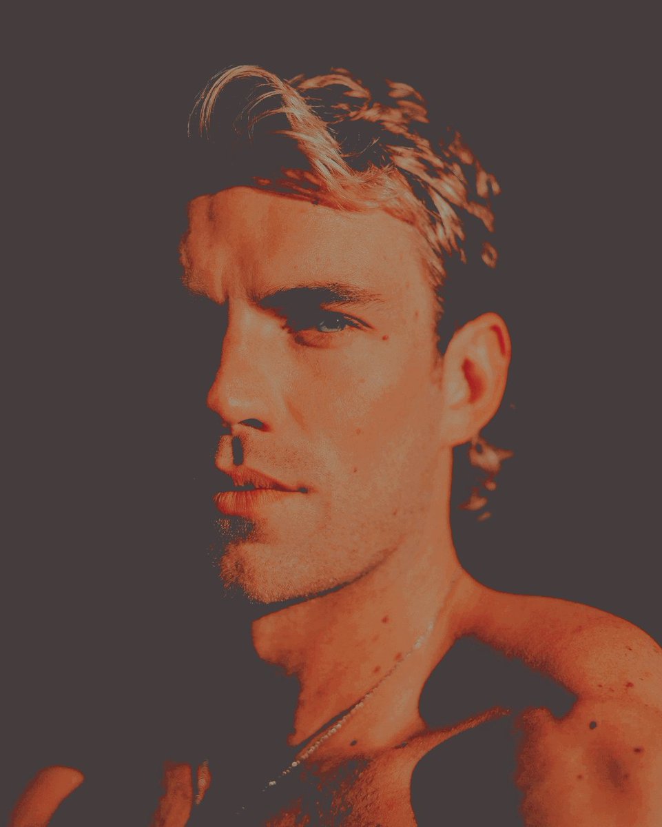 ᅠ
ᅠ
—
  ┊  🕊️

           out of sight,
           out of mind.
— ᅠ
 
ᅠ