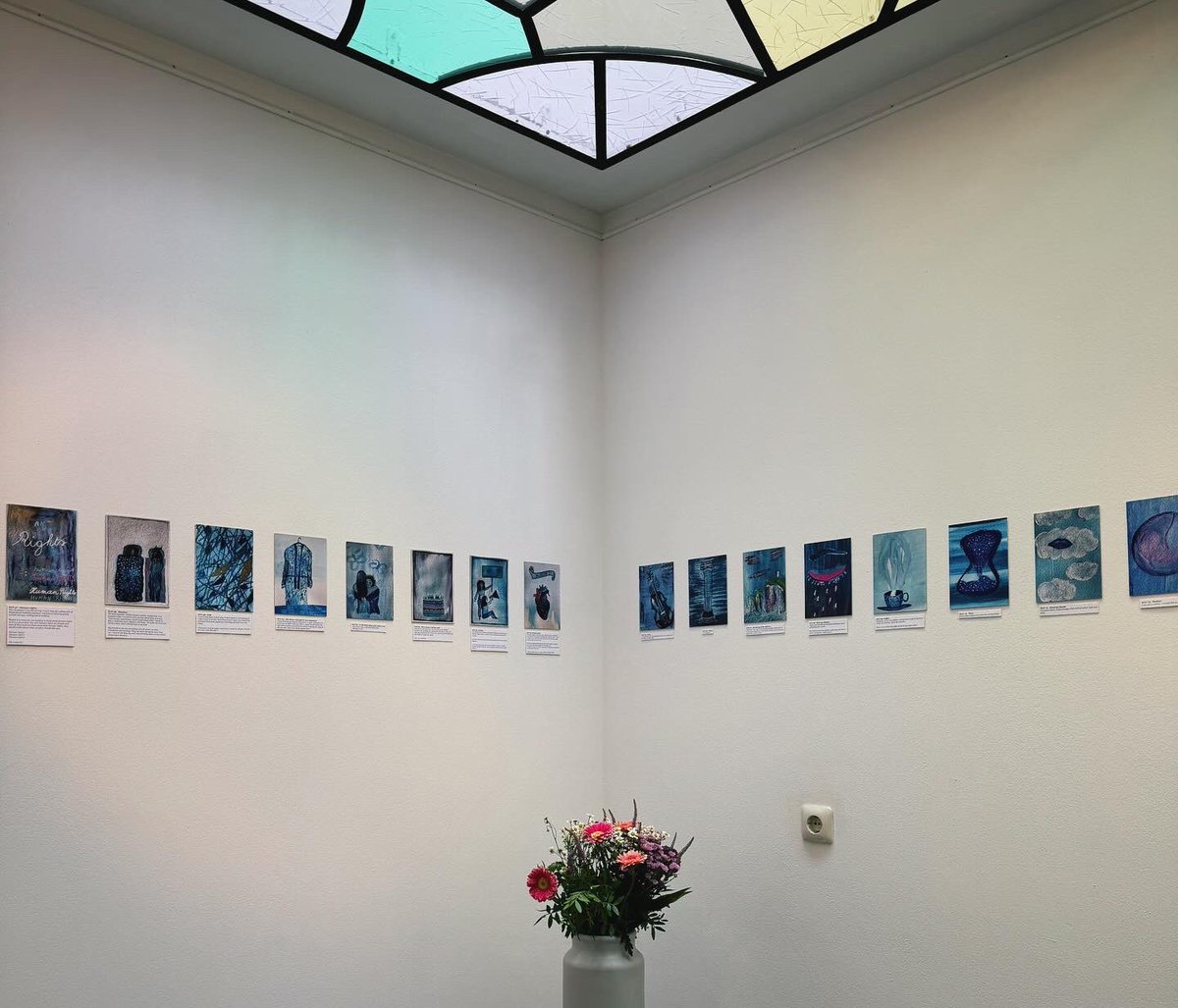 NgoDeiOrg's tweet photo. 🩵Thank you to everyone who joined us today for the opening of “90 Days of You・Gwyneth Ho”! Your support means the world. Special thanks to the talented artist @saar_voirvivre for her moving artwork 📝
#ArtExhibition #PressFreedom #Solidarity #GwynethHo #NGODEI #何桂藍 https://t.co/taXX7Wnmq6