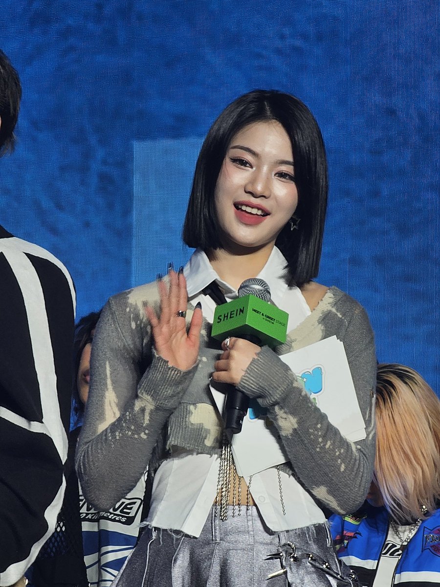 neosset9's tweet photo. 20240727 Prettiest girl Isa #KCONLA2024 #STAYC #ISA #스테이씨 #아이사 https://t.co/ocMkhhkhf0