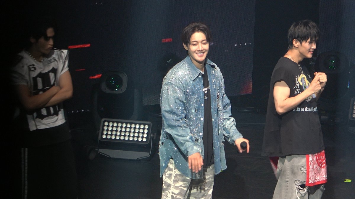 0606_star's tweet photo. 24.07.27 김현중 콘서트 더 라스트 댄스 인 도쿄 직캠 프리뷰

온몸이 부서져라 부르고 추는 우주신님ㅠㅠㅠ👍👍희열과 전율 속 프리뷰 살짝~
오늘도 또 어마어마한 에너지 쏟으실텐데 더! 더! 열심히 응원할게요!!!!!!!! 

#김현중 #kimhyunjoong #キムヒョンジュン
#last #dance #concert #Tokyo https://t.co/gmhImIX99k