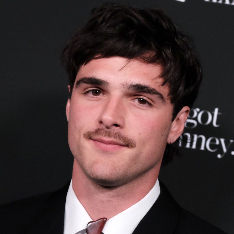 taysrussells's tweet photo. save me jacob with a pornstache.. save me https://t.co/eHHk4jC3G3