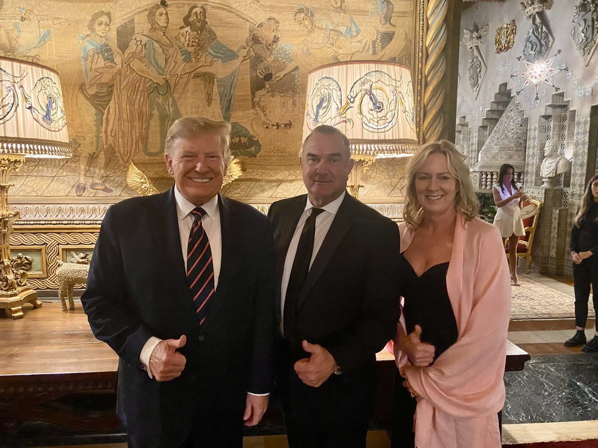 I want to thank President Donald J. Trump for his endorsement.
 
President Trump joins Missouri law enforcement and first responders, small business leaders, and farmers in supporting me for governor.
 
I look forward to working with President Trump as we close the wide-open