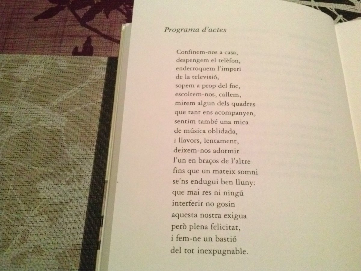L'Àlex Susanna tenia aquest programa d'actes. Una mirada de fa dues dècades que radiografia el món d'ara. No em digueu que no teniu ni un minut per llegir-lo. No li digueu. 

—Suite de Gelida (2001)