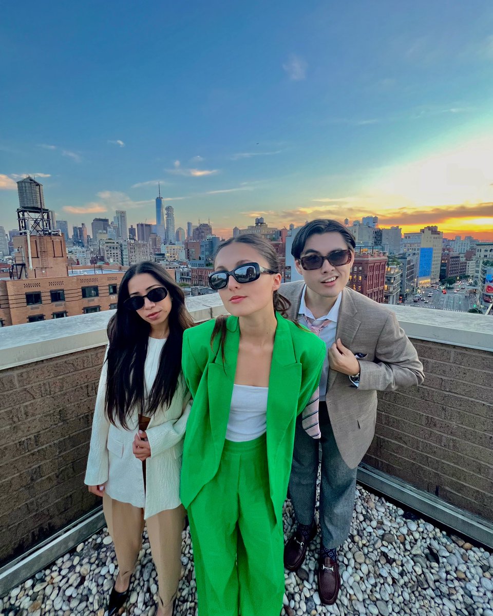 Us when we remove the i from iPhone on our website so Apple don’t sue us - catch us if you can Apple 🏃 

Xoxo Sent from my Phone ;) 

catrinody.com/sent-from-my-p…

BUY TICKETS WHAT ARE YOU WAITING FOR

#edfringe #UnleashYourFringe