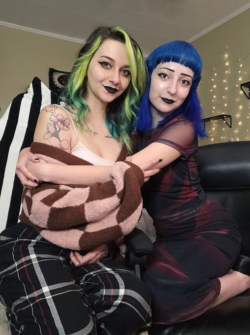 Streaming with @InaraFoxx again today on @chaturbate come say hi to us and make us do naughty things<a class="tags" target="_blank" title="On Twitter" href="/?out=eyJ0eXAiOiJKV1QiLCJhbGciOiJIUzUxMiJ9.eyJpYXQiOjE3MjM0OTYzNjcsImlzcyI6InR3cG9ybnN0YXJzLmNvbSIsIm5iZiI6MTcyMzQ5NjM2NywiZXhwIjoxNzU1MDMyMzY3LCJyZWRpcmVjdF91cmwiOiJodHRwczovL3R3aXR0ZXIuY29tL0luYXJhRm94eCJ9.DtYXJcVXzuFRVMrtxIQrx5uN_LRFVNt6LPZHRpbEIiysNaMiv7QdgZ1iTU9bh9ZHO0xnA_hDfHqQWkr_zQKFPg">@InaraFoxx</a><a class="tags" href="/tag/chaturbate">@chaturbate</a><a href="/tag/mvsales"class="tags"><span>#mvsales</span></a>