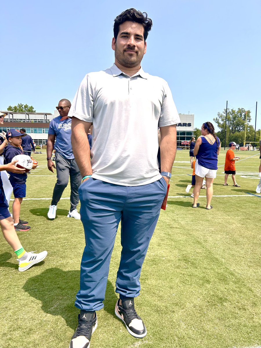 omarurena_'s tweet photo. El DT mexicano 🇲🇽 ADRIÁN GONZÁLEZ fue invitado al #BearsTrainingCamp por scouts de los #DaBears . El siguiente paso para que el ex jugador de #EMUEagles llegue a la #NFL es brillar en los try-outs de la #UFL con los @XFLBattlehawks de San Luis o los @USFLPanthers de Michigan. https://t.co/3jExEmJS5b