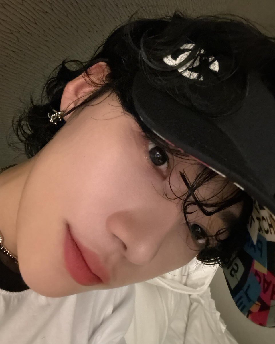 newmewo's tweet image. 부리가 왤케 뚱쯍해요