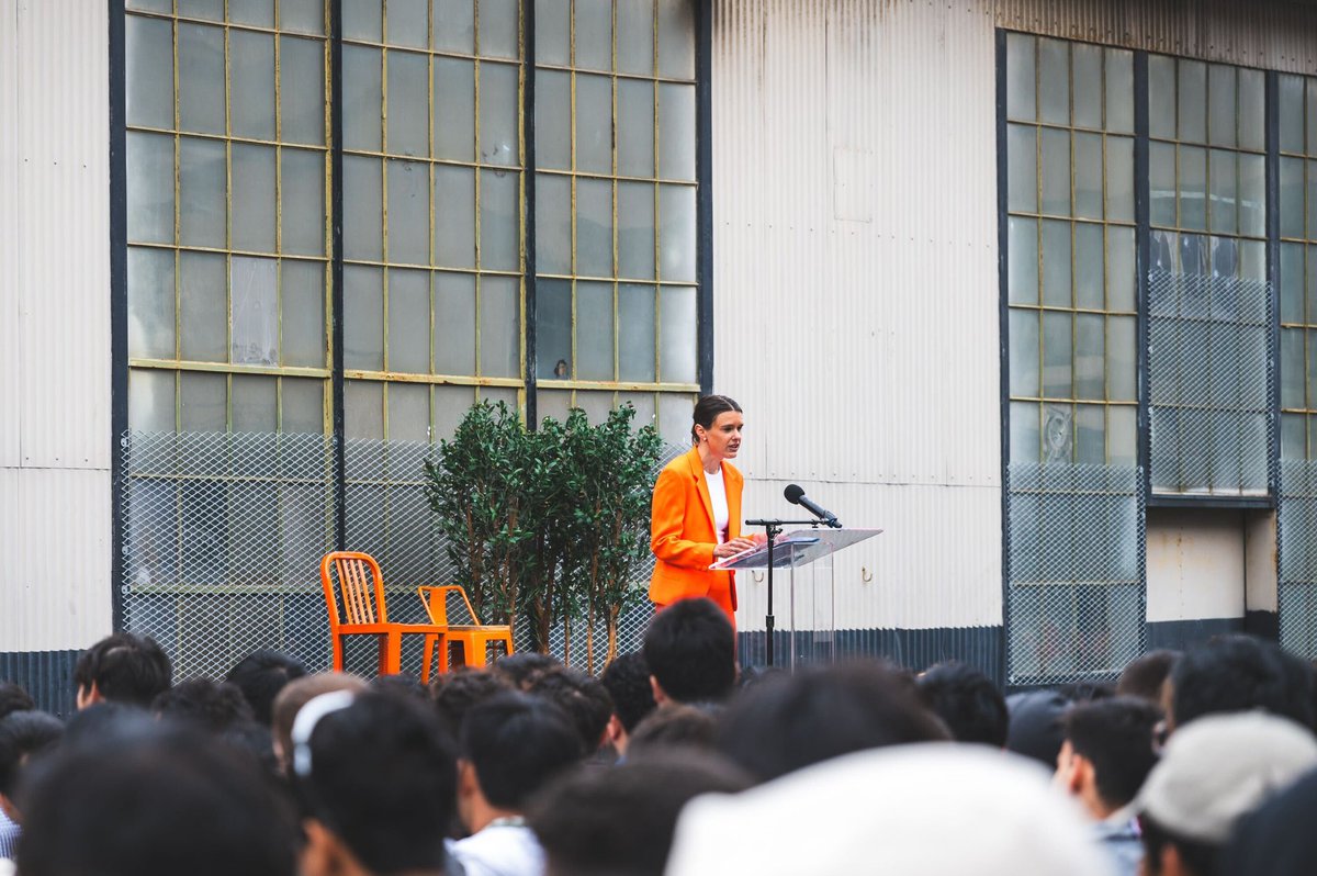 ycombinator's tweet photo. The energy at Startup School is undefeated https://t.co/r9LlmoEn9O